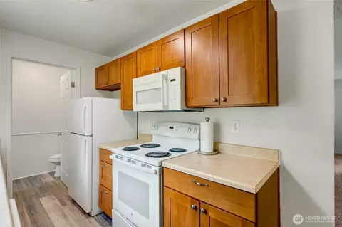 Kitchen - 6013 W Beech St #A & B, Everett, WA 98203 photo 6 of 6