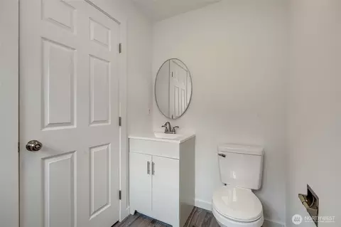 Bath - 6013 W Beech St #A & B, Everett, WA 98203 photo 1 of 4