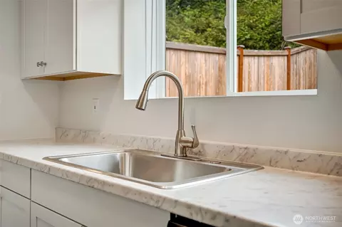 Kitchen - 6013 W Beech St #A & B, Everett, WA 98203 photo 3 of 6