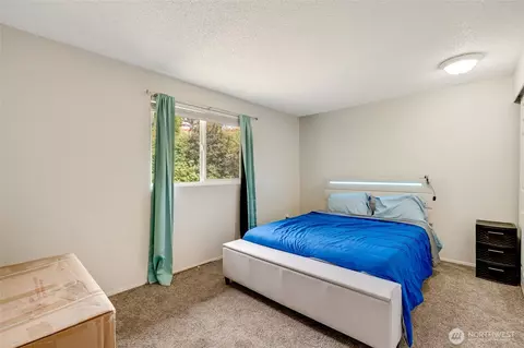 Bedroom - 6013 W Beech St #A & B, Everett, WA 98203 photo 3 of 4