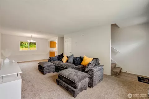 Living - 6013 W Beech St #A & B, Everett, WA 98203 photo 6 of 6