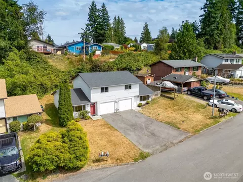 View/Area - 6013 W Beech St #A & B, Everett, WA 98203 photo 1 of 4