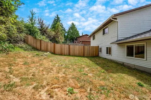 Exterior - 6013 W Beech St #A & B, Everett, WA 98203 photo 6 of 6