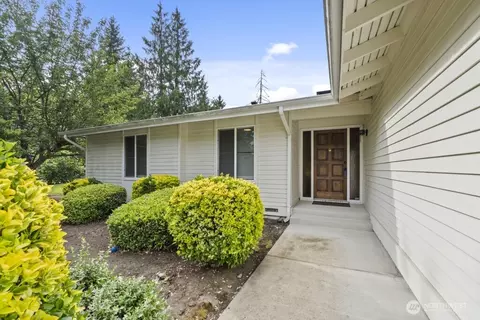 13817 SE 3rd Pl, Bellevue, WA 98005