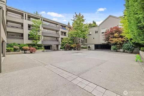 501 Kirkland Ave #303, Kirkland, WA 98033