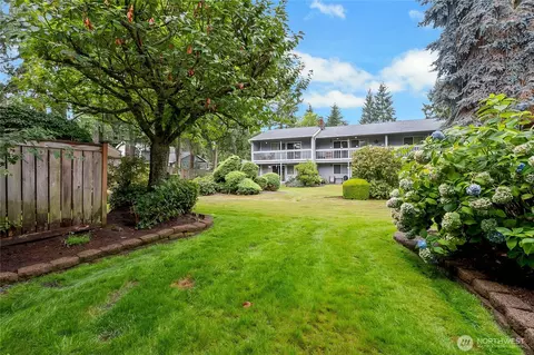 5527 Bridgeport Way W #B, University Place, WA 98467