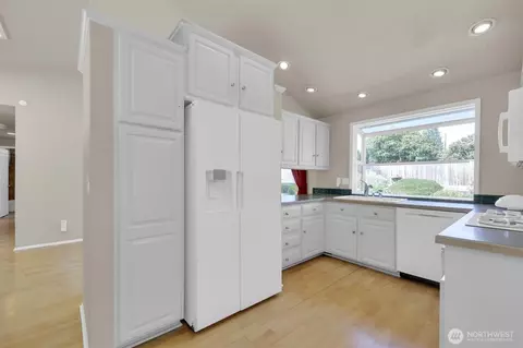 7920 E Glen Dr, Everett, WA 98203 photo 9