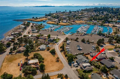 8085 Cowichan Rd, Blaine, WA 98230