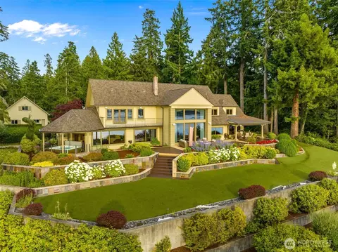 9447 Johnson Point Loop NE, Olympia, WA 98516