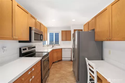 Kitchen - 23201 40th Ave E, Spanaway, WA 98387 photo 1 of 4