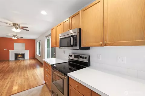 Kitchen - 23201 40th Ave E, Spanaway, WA 98387 photo 3 of 4