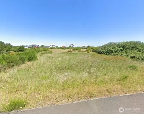 438 S Portal Loop SW, Ocean Shores, WA 98569