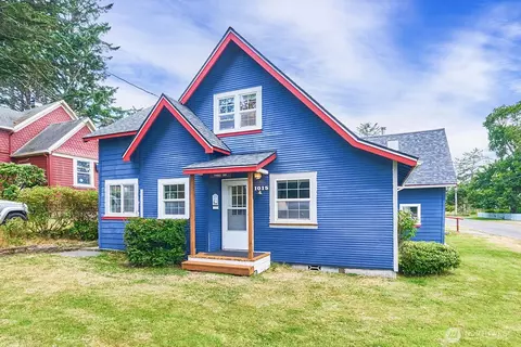 1015 40th Pl, Seaview, WA 98644