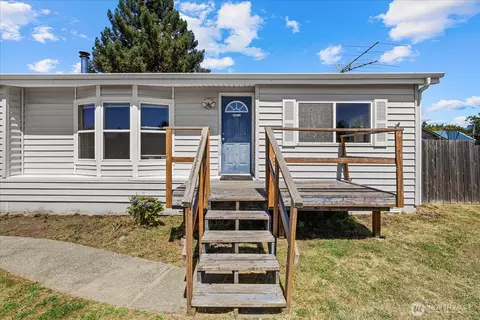 419 2nd Ave SE, Pacific, WA 98047