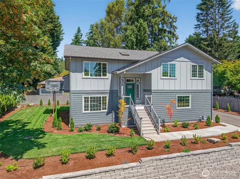 7512 NE 202nd Pl, Kenmore, WA 98028