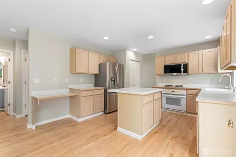 Kitchen - 11524 40th Dr SE, Everett, WA 98208 photo 1 of 2