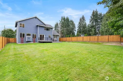 Exterior - 11524 40th Dr SE, Everett, WA 98208 photo 4 of 6