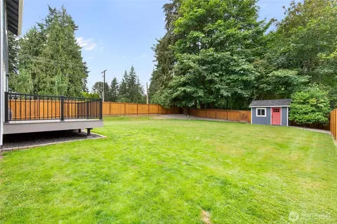Exterior - 11524 40th Dr SE, Everett, WA 98208 photo 5 of 6