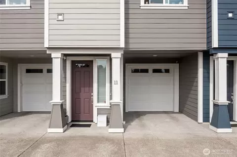 334 9th Ave SE #C11, Puyallup, WA 98372