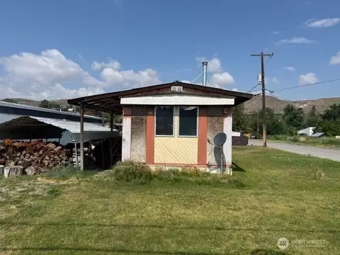 229 Johnathan St, Tonasket, WA 98855