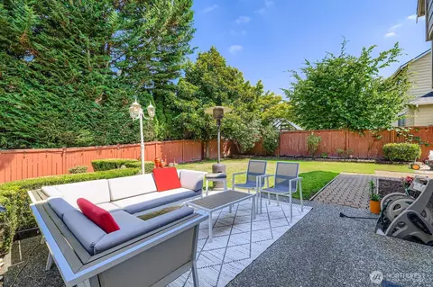 Exterior - 2827 191st Pl SE, Bothell, WA 98012 photo 3 of 7