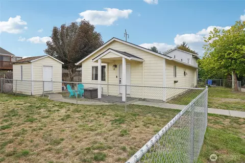 911 NE Tenney Rd, Vancouver, WA 98685