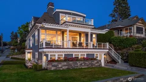 702 2nd St S, Kirkland, WA 98033