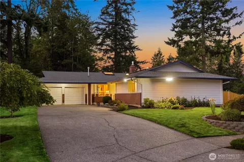 17512 NE 22nd Ct, Redmond, WA 98052