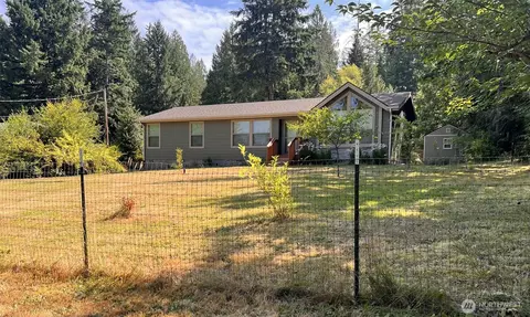 320 E Lake Devereaux Rd, Allyn, WA 98524