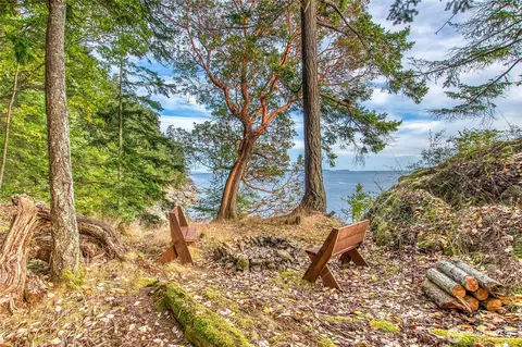 2760 Raccoon Point Rd, Orcas Island, WA 98245