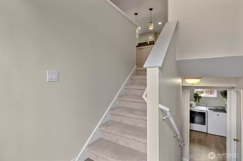 Entry Way - 10141 NE 202nd St, Bothell, WA 98011 photo 1 of 2