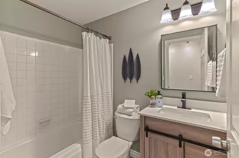 Bath - 10141 NE 202nd St, Bothell, WA 98011 photo 2 of 2