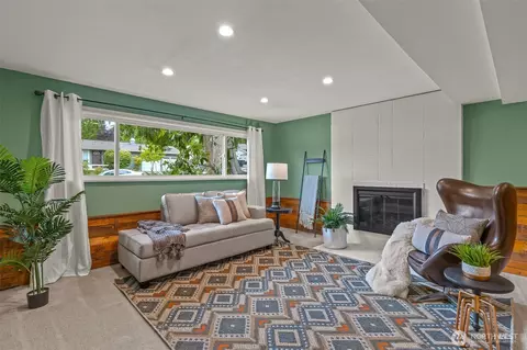 Living - 10141 NE 202nd St, Bothell, WA 98011 photo 4 of 4