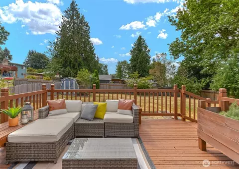 Exterior - 10141 NE 202nd St, Bothell, WA 98011 photo 7 of 7