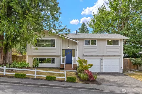 10141 NE 202nd St, Bothell, WA 98011