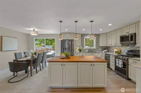 Kitchen - 10141 NE 202nd St, Bothell, WA 98011 photo 1 of 4