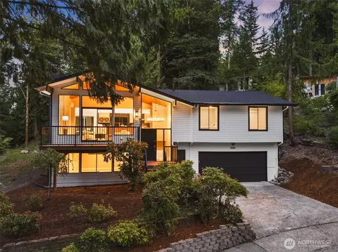 17613 NE 31st Pl, Redmond, WA 98052