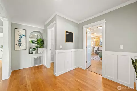Entry Way - 228 Berkeley Ave, Fircrest, WA 98466 photo 1 of 1