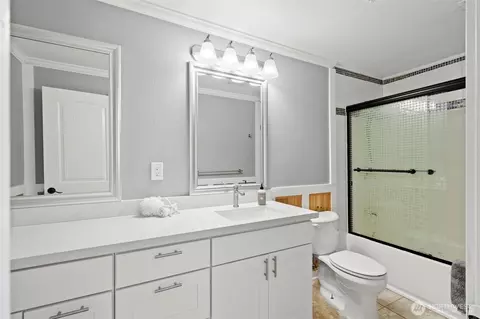 Bath - 228 Berkeley Ave, Fircrest, WA 98466 photo 2 of 4