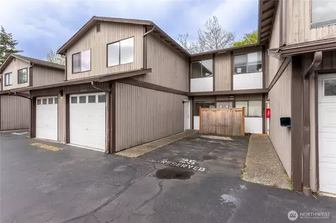 303 SW 112th St #D409, Seattle, WA 98146