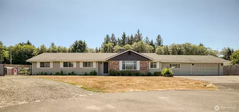 4 Tweed Pl, Cosmopolis, WA 98537
