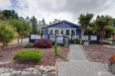 4814 N Pl, Seaview, WA 98644