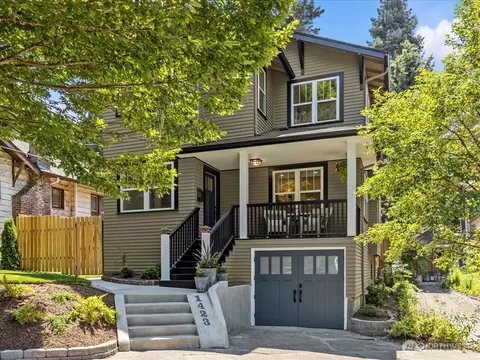 1423 N 54th St, Seattle, WA 98103