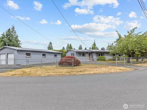 18701 3rd Ave S, Burien, WA 98148