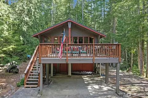 31 N Deer Ln E, Hoodsport, WA 98548
