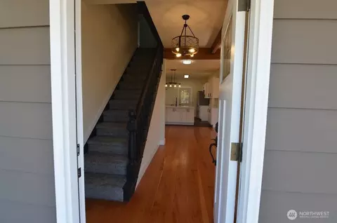 Entry Way - 15508 Meade Mccumber Rd E, Sumner, WA 98390 photo 1 of 5