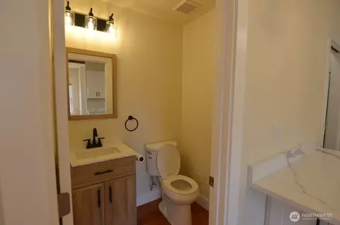 Bath - 15508 Meade Mccumber Rd E, Sumner, WA 98390 photo 1 of 4