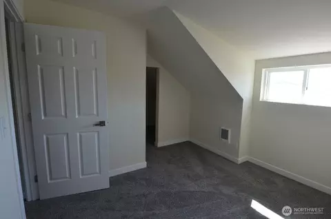 Bedroom - 15508 Meade Mccumber Rd E, Sumner, WA 98390 photo 5 of 7