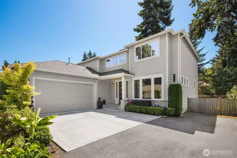 6213 NE 198th St, Kenmore, WA 98028