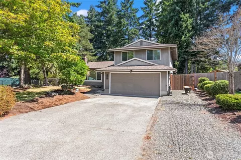857 136th St E, Tacoma, WA 98445